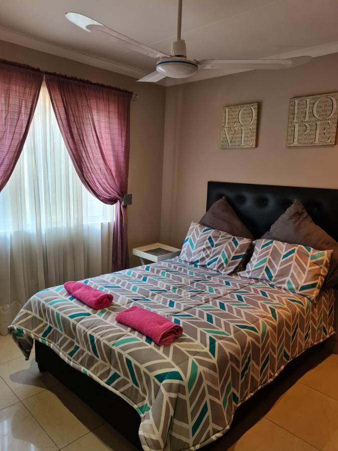 Durban Beach Getaway - Summersands, Inverter For Load Shedding, Free Wifi & Free Parking Exterior foto